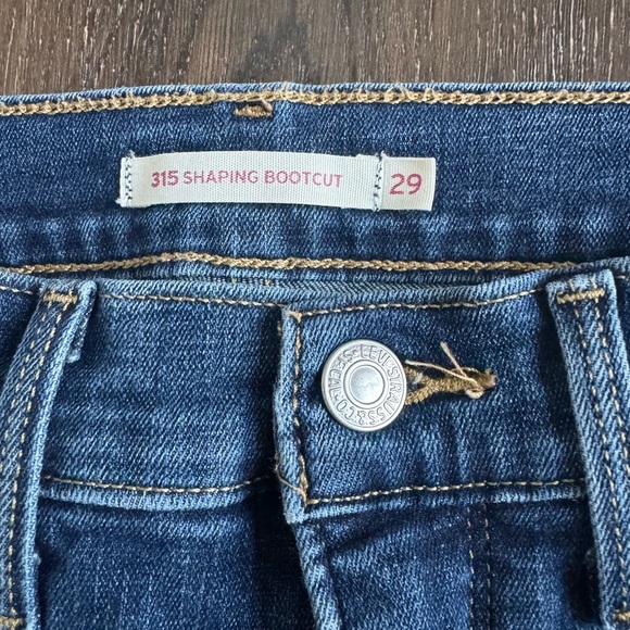 Levi’s Jeans. 315 Shaping Bootcut. Women’s size 29. Great used condition! - Picture 5 of 9